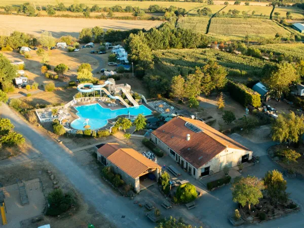 Ripresa con drone del campeggio Roan du Latois.