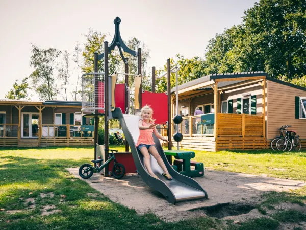 Sistemazioni Roan con parco giochi al campeggio Roan De Schatberg.