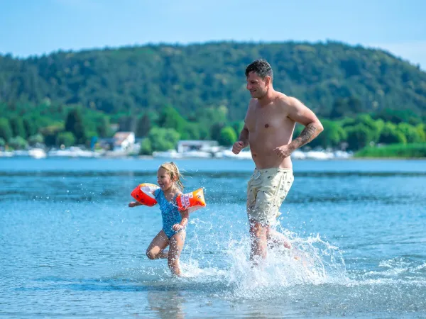 Divertimento in acqua al campeggio Roan Lido Verbano.