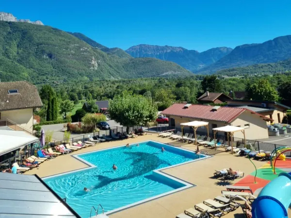 La piscina principale del campeggio Roan L'Ideal.