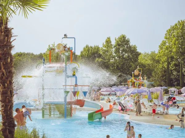 Parco giochi acquatico al campeggio Roan Bella Italia.