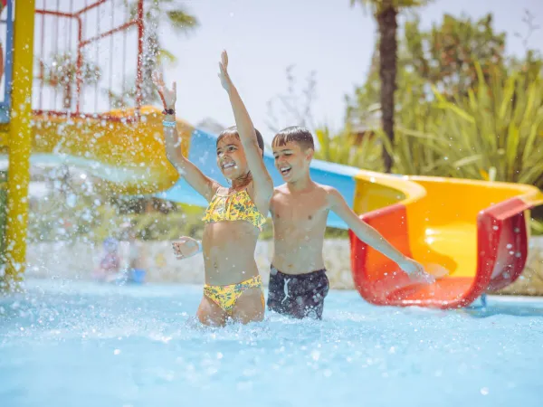 Divertimento in acqua al campeggio Roan Bella Italia.