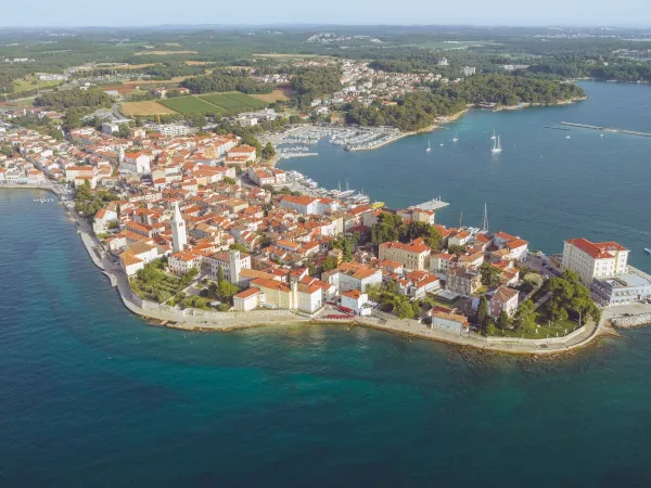 Panoramica della città di Novigrad, Croazia.