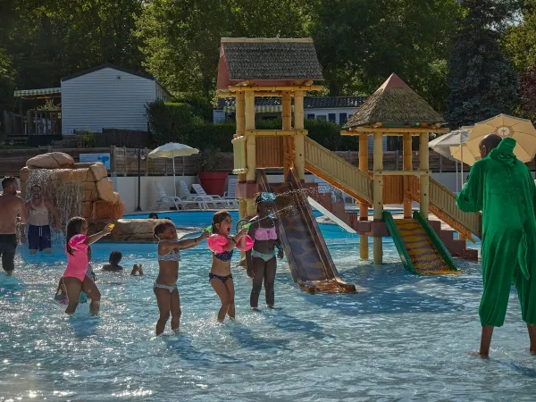 Un parco giochi acquatico al campeggio Roan Le Chêne Gris.