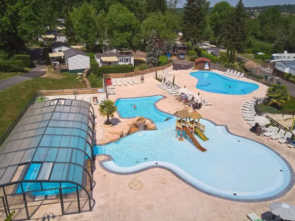 Panoramica della piscina del Roan campeggio Le Chêne Gris.