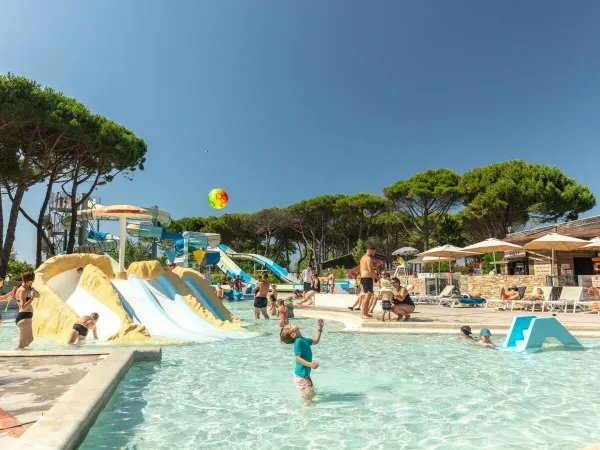 Piscina per bambini al campeggio Roan Le Castellas.