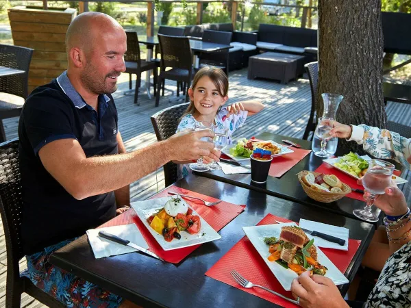 Pranzo sulla terrazza del Verdon Parc.