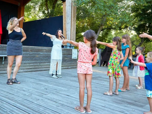 Animazione per bambini al campeggio Roan Verdon Parc.