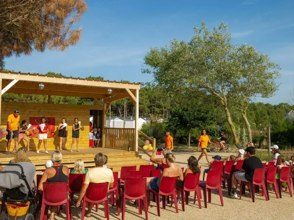 Spettacolo per bambini al campeggio Roan Les Chardons Bleus de la Turballe.