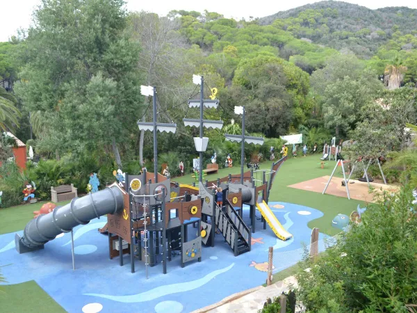 parco giochi tranquillo al campeggio Roan di Rosselba.