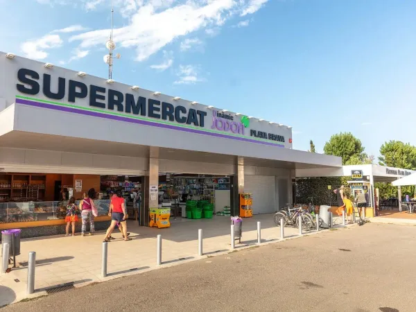 Supermercato del campeggio Roan Playa Brava.