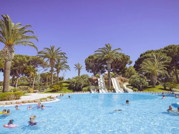 Bellissimo complesso di piscine al campeggio Roan Playa Montroig.