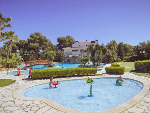 Piscina per bambini al campeggio Roan Playa Montroig.