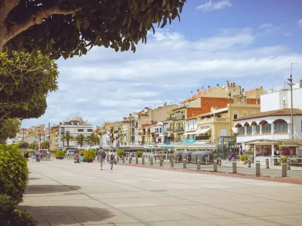 Boulevard Cambrils vicino al campeggio Roan Playa Montroig.