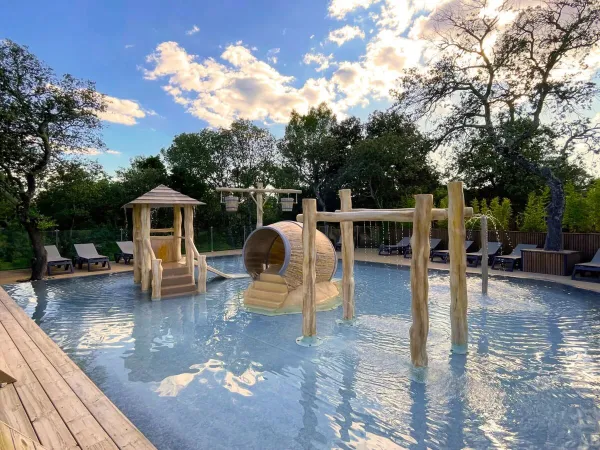 Piscina per bambini al campeggio Roan Domaine de Massereau.