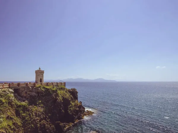 Vista dell'Elba da Piombino al Roan camping hu Park Albatros village.
