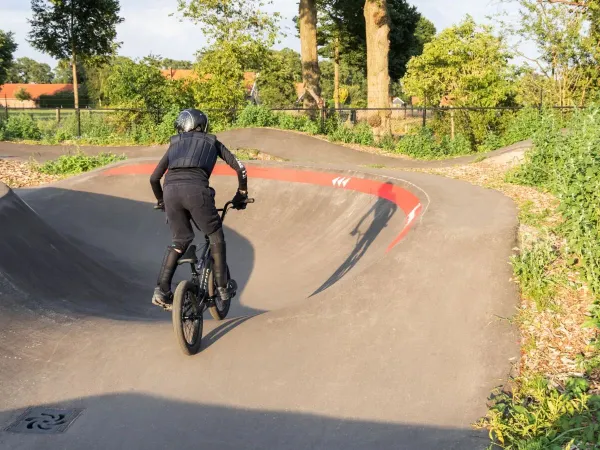 Pista di atletica presso il campeggio Roan De Twee Bruggen.