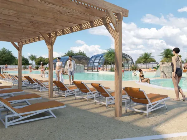 Lettini a bordo della piscina rinnovata nel 2025 al campeggio Roan Le Domaine du Clarys.