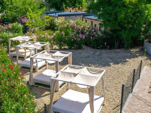 Lettini al Roan camping Baška Beach Resort