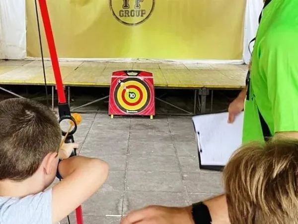Tiro con arco e frecce al campeggio Roan Del Forte.