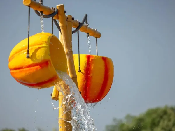 Giochi d'acqua al campeggio Roan Les Dunes.