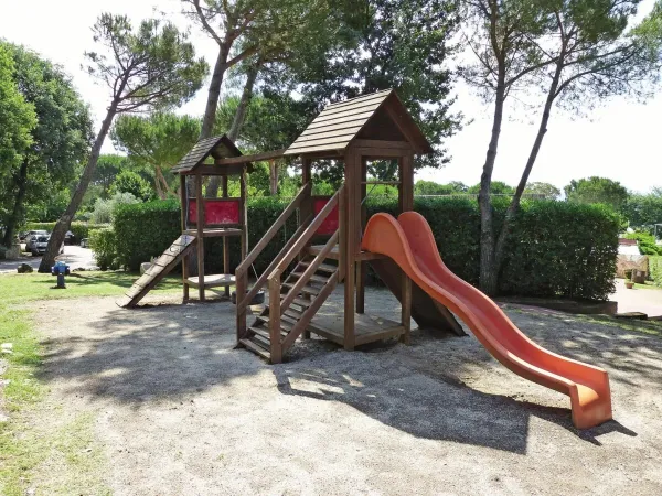 Parco giochi del campeggio Roam hu I Pini.