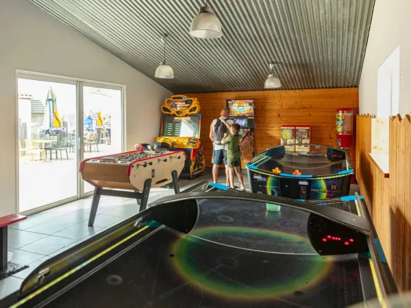 Sala giochi al campeggio Roan Domaine de Beaulieu.
