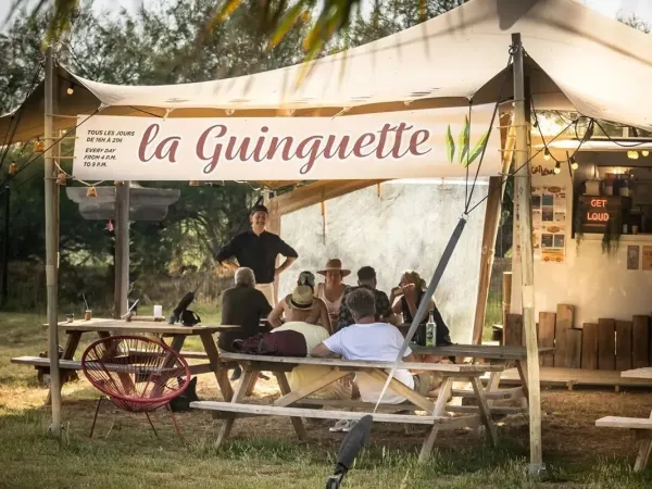 Serata food truck al Roan camping Méditerranée Plage.