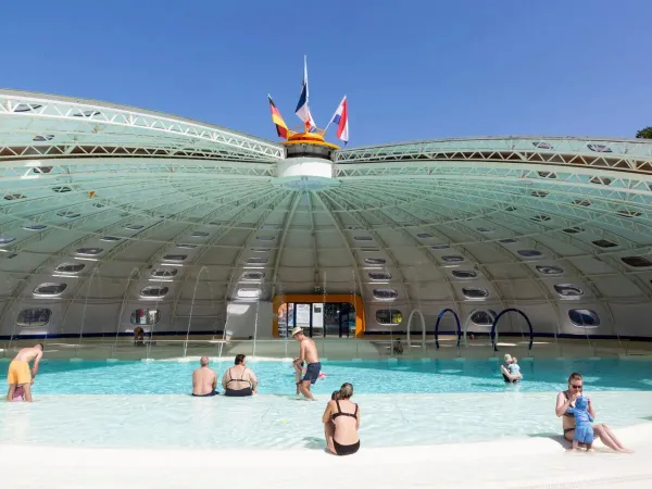 Piscina coperta al campeggio Roan hu Birkelt village.