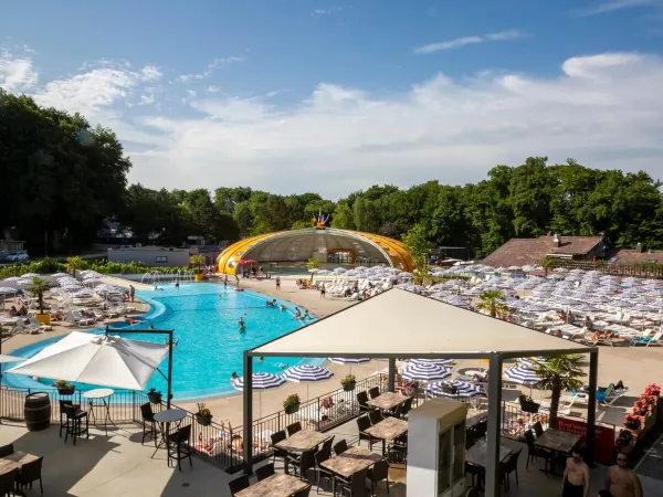 Foto d'insieme della piscina del campeggio Roan hu Birkelt village.