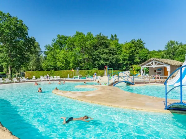 Parco acquatico e piscina al Roan camping de Bonnal.