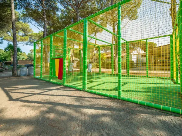 Gabbia per il calcio e il basket al campeggio Roan Del Forte.