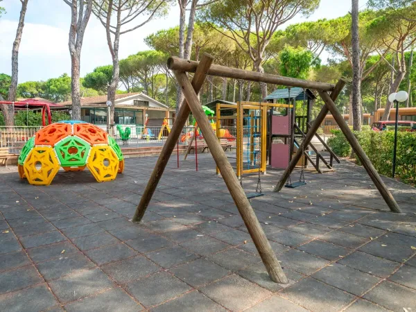 Parco giochi del campeggio Roan Del Forte.