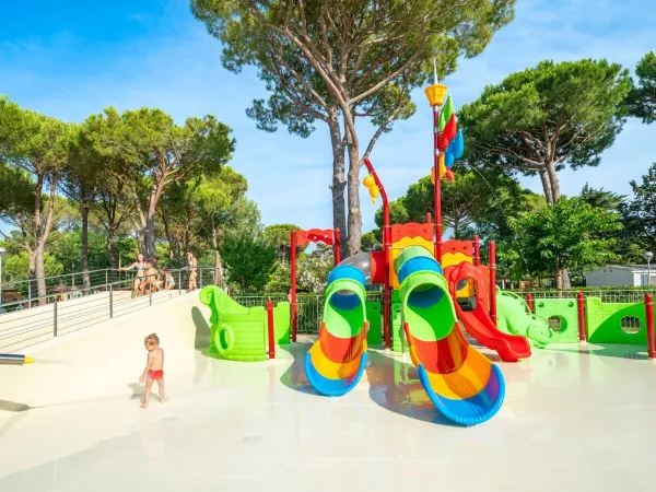 L'area giochi d'acqua del campeggio Roan Del Forte.
