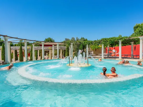 Relax nel balneo del campeggio Roan Le Serignan Plage.