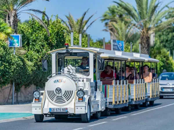 Treno turistico per la spiaggia del campeggio Roan La Sirène.