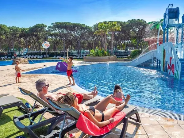 Panoramica delle piscine del Roan camping Bella Terra.
