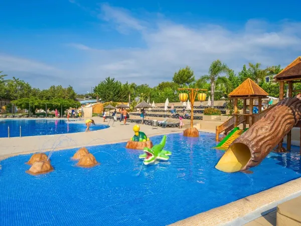 La piscina per bambini del campeggio Roan Tucan.