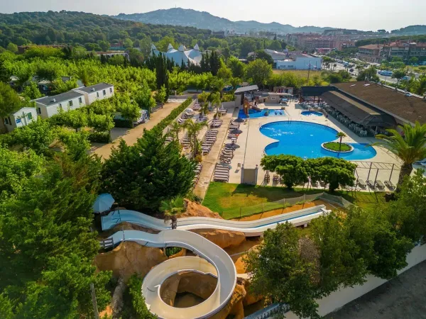 Panoramica della piscina del campeggio Roan Tucan.