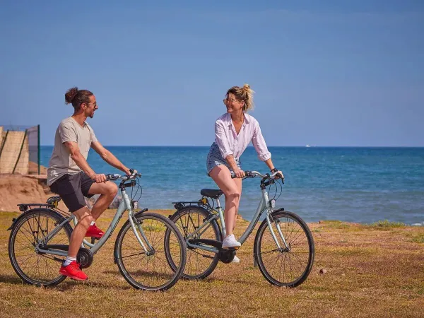Pedalate intorno al campeggio Roan Le Petit Mousse.