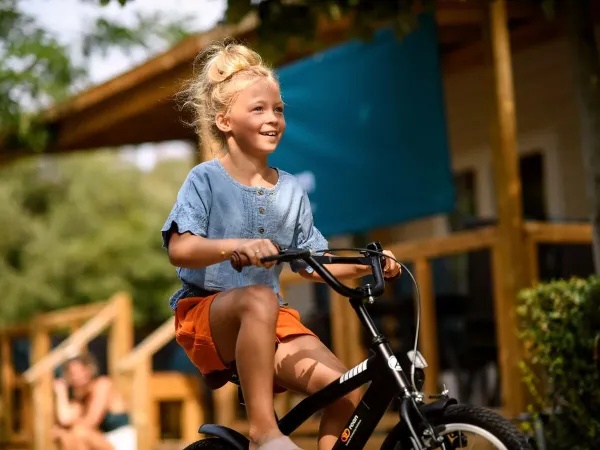 Biciclette gratuite per bambini fino a 6 anni al campeggio Roan Le Petit Mousse.