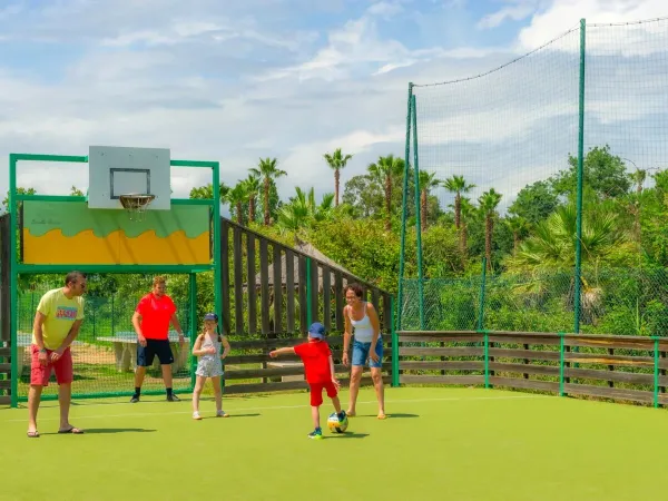 Campo sportivo polivalente presso il campeggio Roan Arinella Bianca