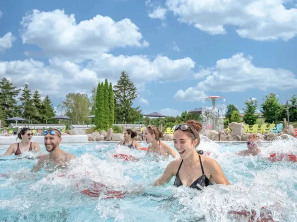 Acqua gym al campeggio Roan Domaine des Bans.