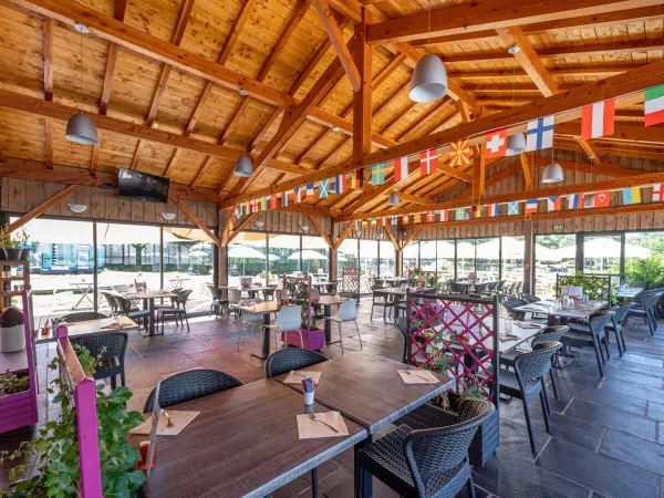 Ristorante del campeggio Domaine des Bans.