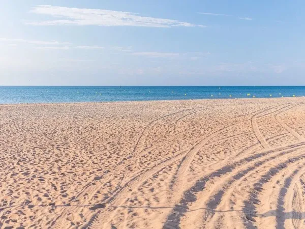 La spiaggia vicino al campeggio Roan Les Sablines.