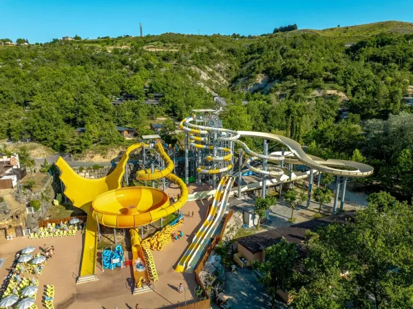 Gli spettacolari scivoli del campeggio Roan Le Pommier.