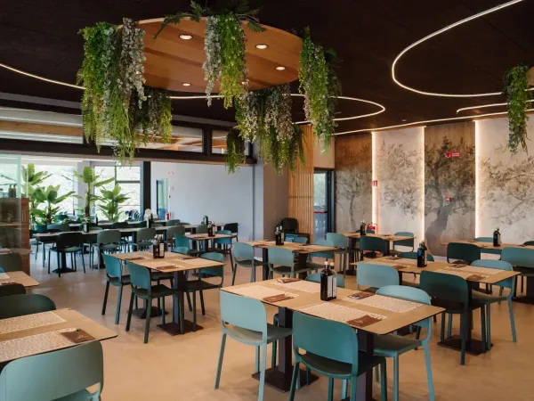 Il nuovo e suggestivo ristorante del campeggio Roan Pra'delle Torri.