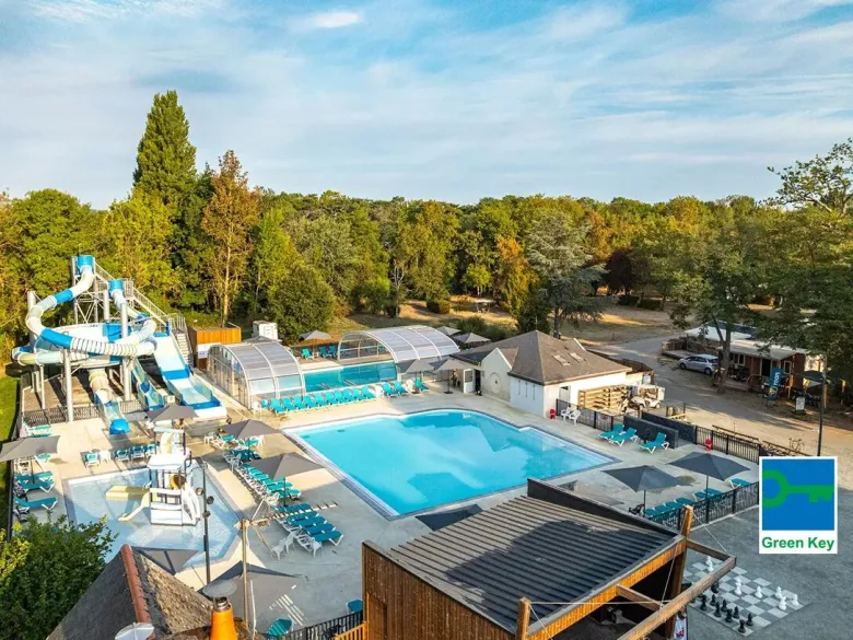 Panoramica del parco acquatico del campeggio Domaine de la Brèche.