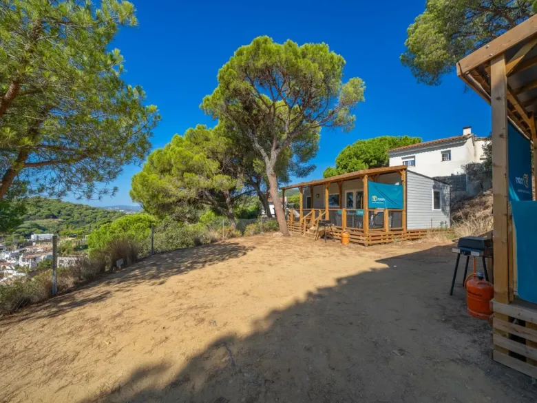 Premium Plus Lounge con vista mare al campeggio Roan di Cala Canyelles.