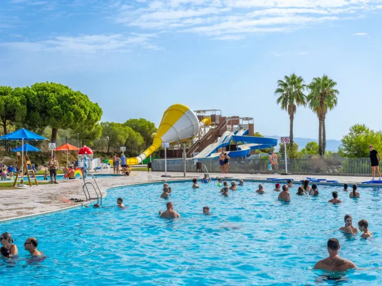 Scivoli d'acqua al campeggio Roan Vilanova Park.